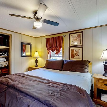 Pine Woods Cabin Мак-Генри Экстерьер фото
