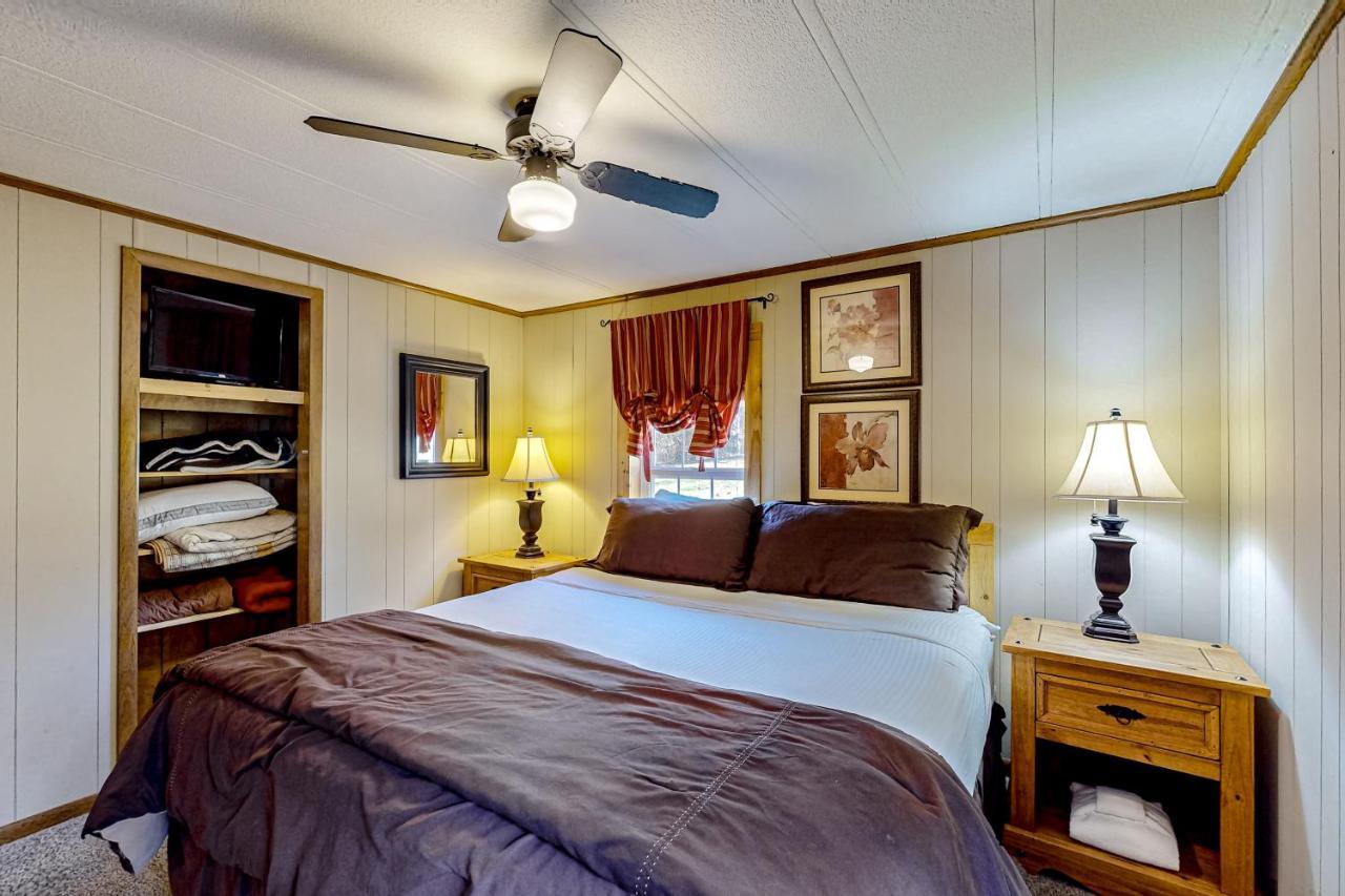 Pine Woods Cabin Мак-Генри Экстерьер фото