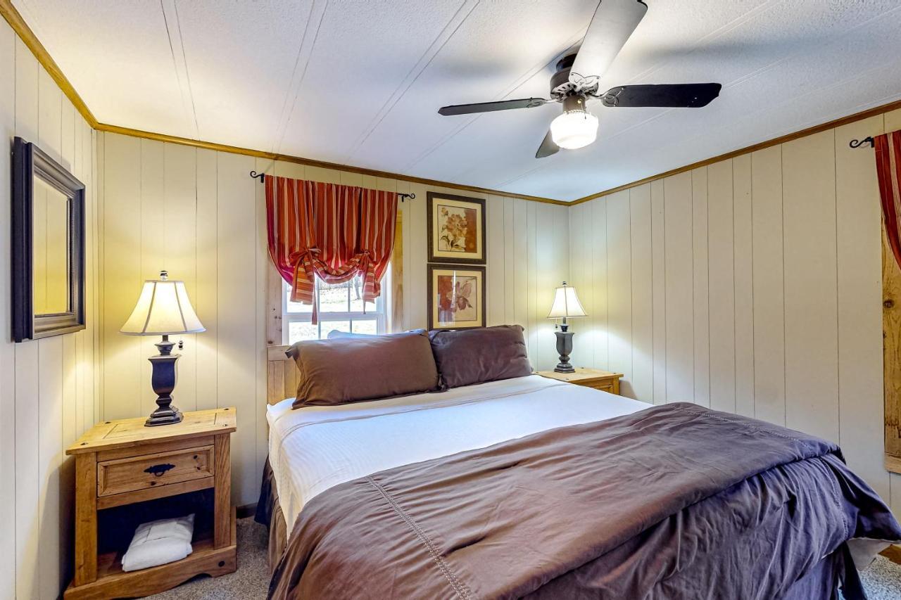 Pine Woods Cabin Мак-Генри Экстерьер фото